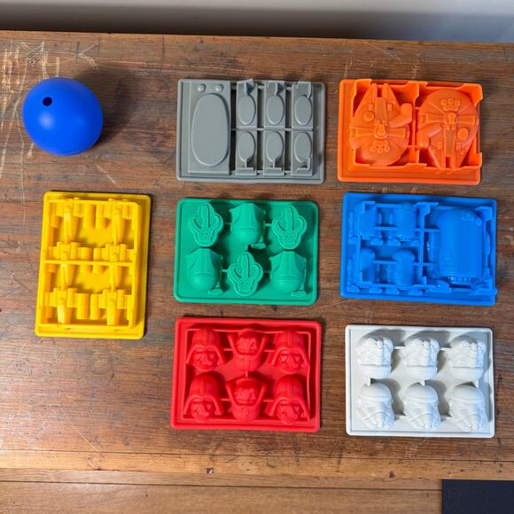 Lot Of 8 STAR WARS Silicone Ice Trays Baking Molds Chocolate Jello Candy Mold - Picture 2 of 11